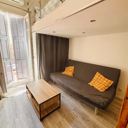 Berlioz Terrasse Apartment *